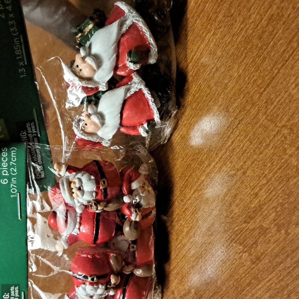 Santas/ BUNDLE ONLY 2or more items